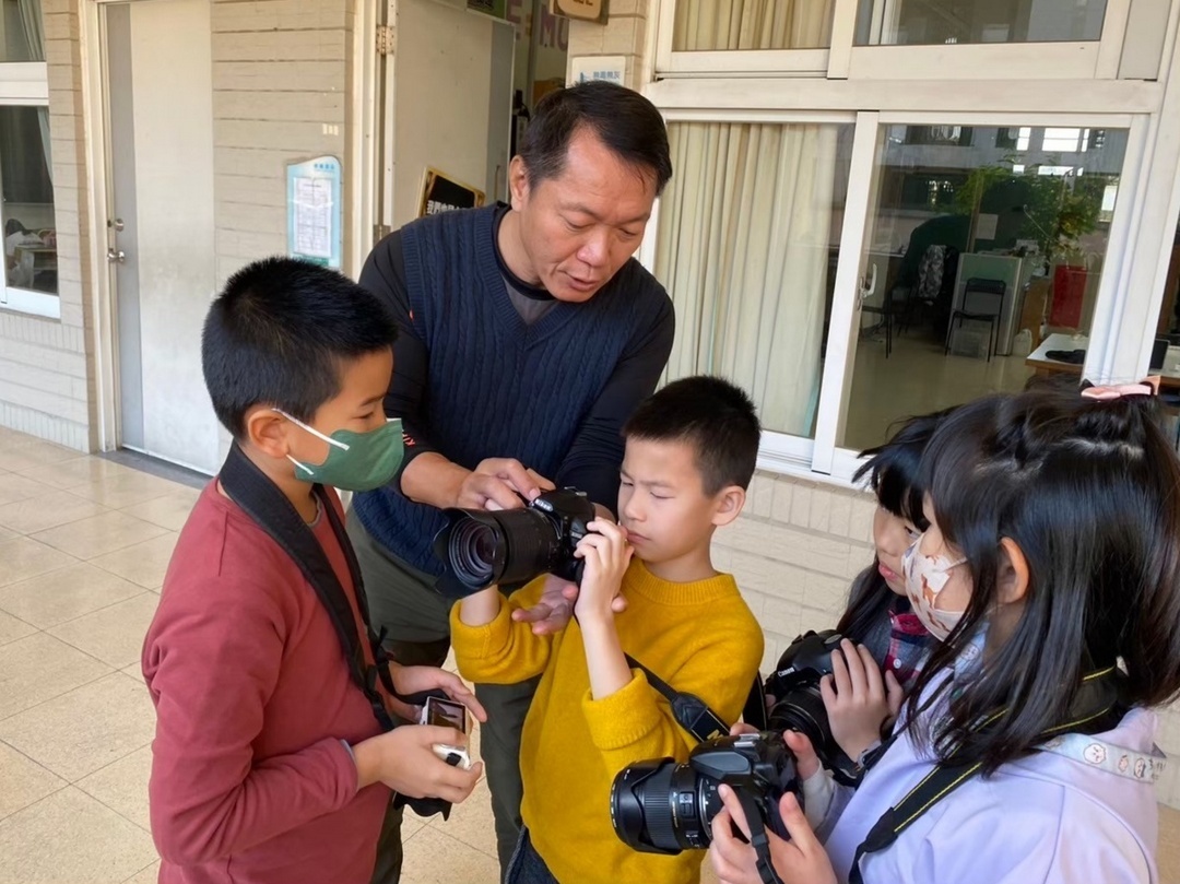 從編劇、攝影、導演到剪輯，培養學生多元的微電影課程